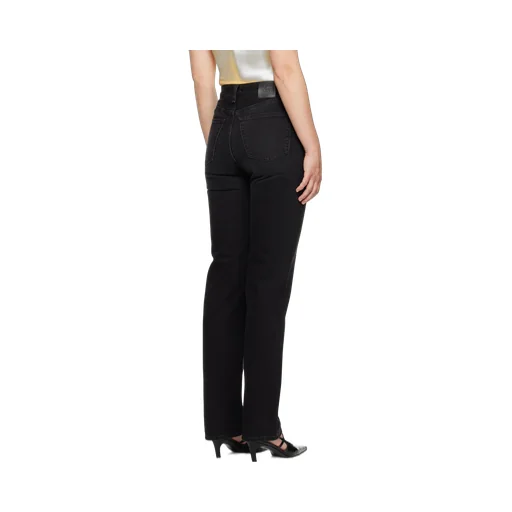 Classic Cut Straight-Leg Jeans