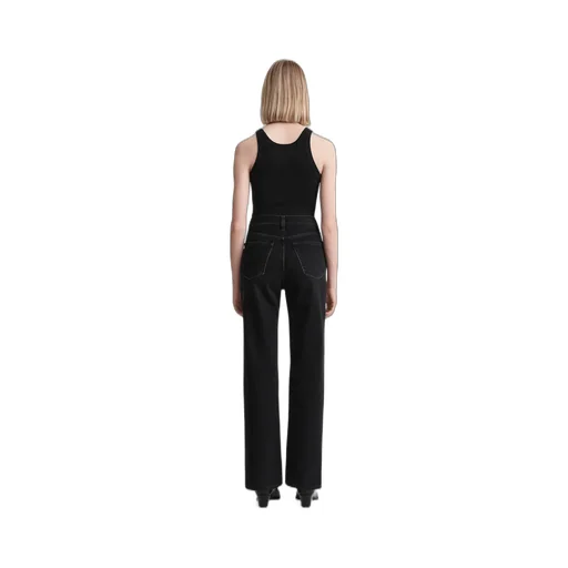 Classic Cut Straight-Leg Jeans