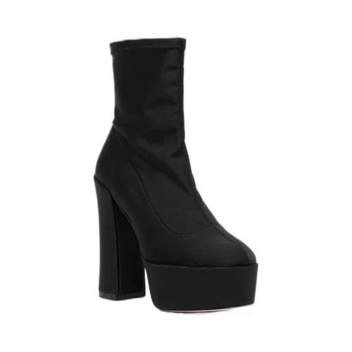 Block-Heeled Round-Toe Boots