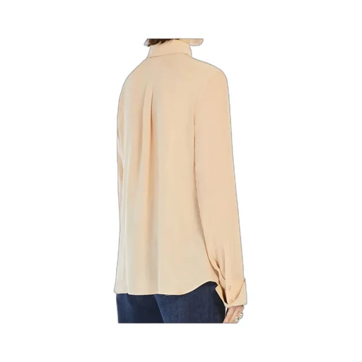 Buttoned Long-Sleeved Shirt
