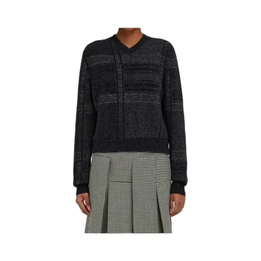 V-Neck Jumper