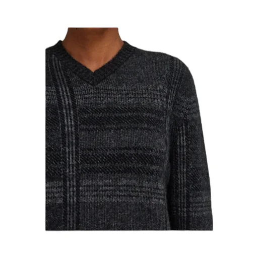 V-Neck Jumper