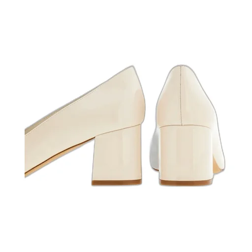 Gancini Decorates High-Heeled Love Shoes