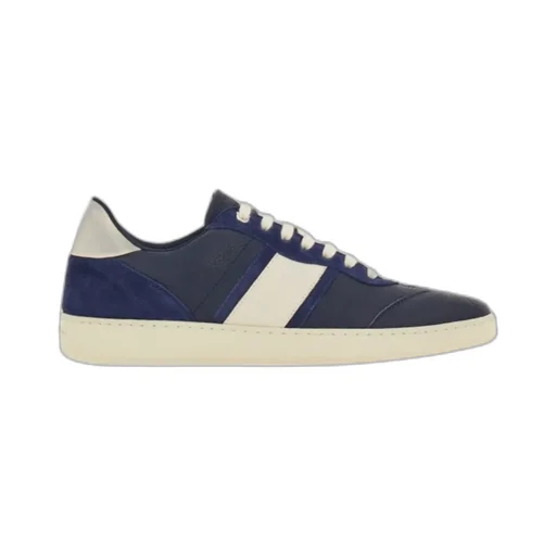 Low-Top Trainers