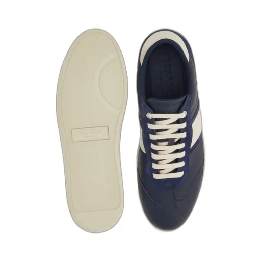 Low-Top Trainers