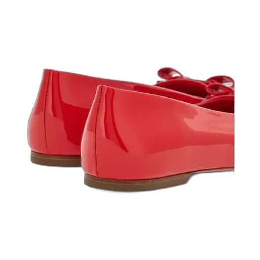 Pointed Flat Shoes