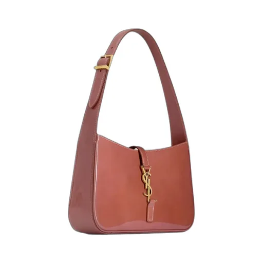 Le 5 à Logo Plaque Shoulder Bag