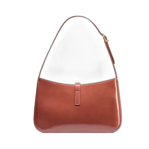 Le 5 à Logo Plaque Shoulder Bag