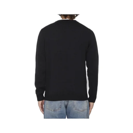 Long-Sleeved Pullover