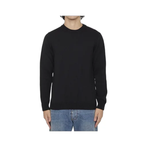 Long-Sleeved Pullover