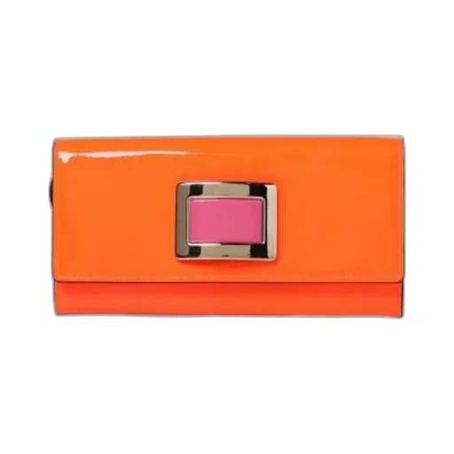 Belle Vivier Metal Buckle Wallet In Patent Leather