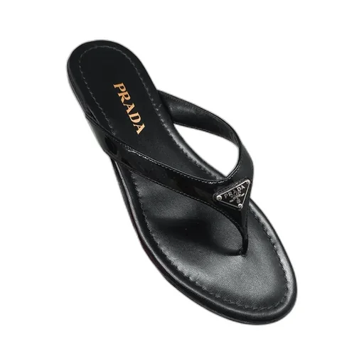 Round-Toed Flip-Flops