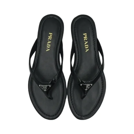 Round-Toed Flip-Flops