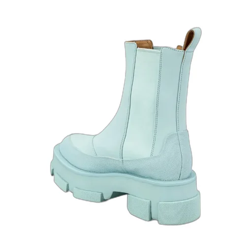 Logo Boots