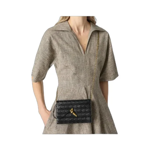 Andiamo Pouch On Chain