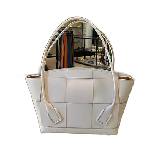 Medium Arco Shoulder Bag