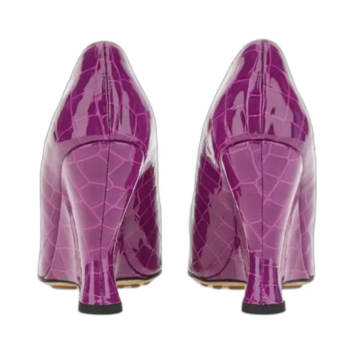 Embossed Punta Pumps