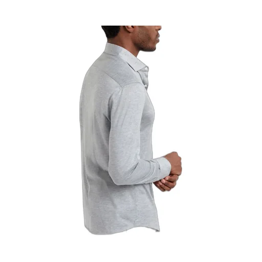 Long-Sleeved Buttoned Shirt