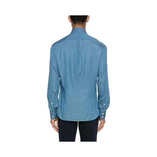 Buttoned Long-Sleeved Shirt
