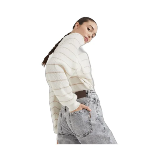 Button Detailed Tapered Jeans