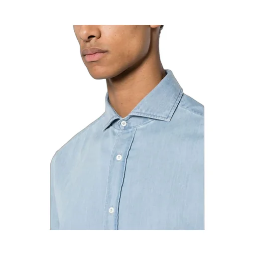 Buttoned Long-Sleeved Shirt