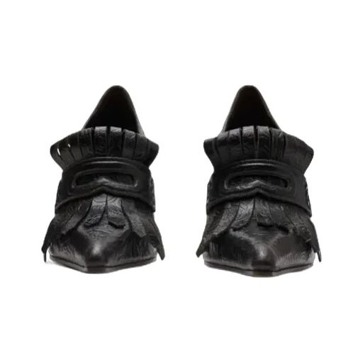Embossed Cameo Fringed Pumps