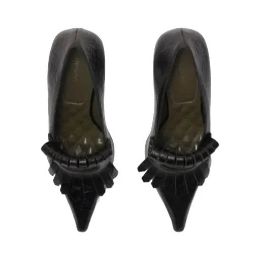 Embossed Cameo Fringed Pumps