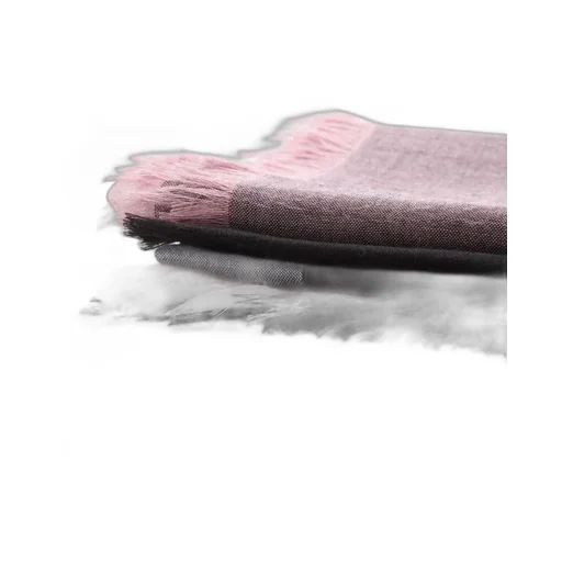 Checked Edge-Edged Scarf