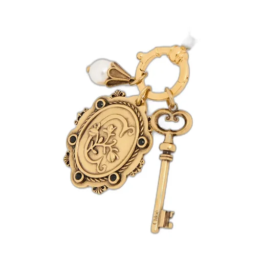 The ChÂTeau Treasures Pendant Necklace
