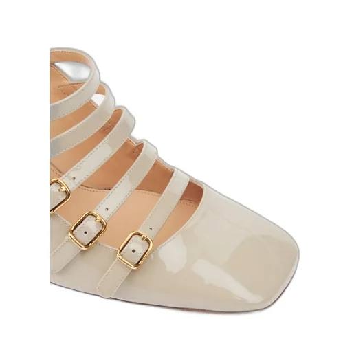 Janis Buckle Detailed Pumps