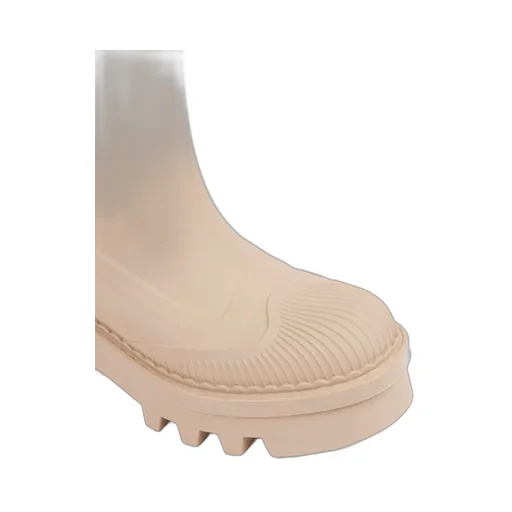 Round Toe Chelsea Boots