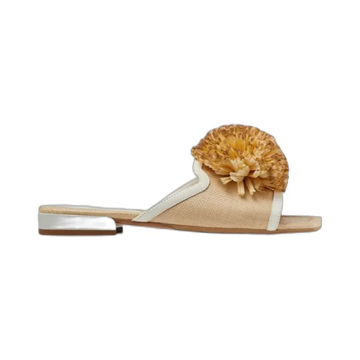 Nako Flats