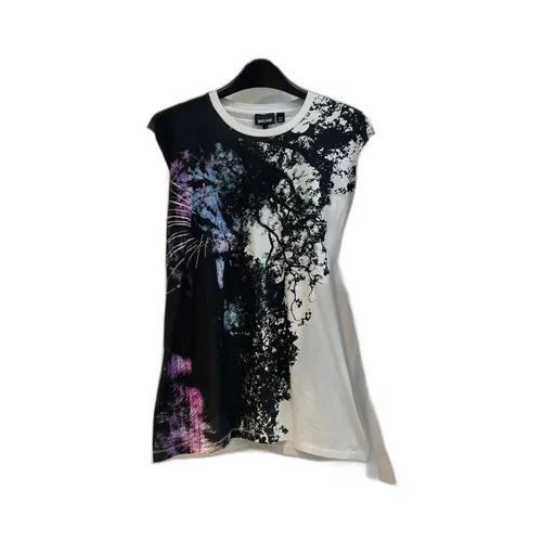 Long-Sleeved T-Shirt