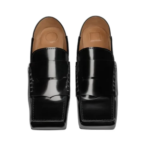 Square-Toe Flat Shoes