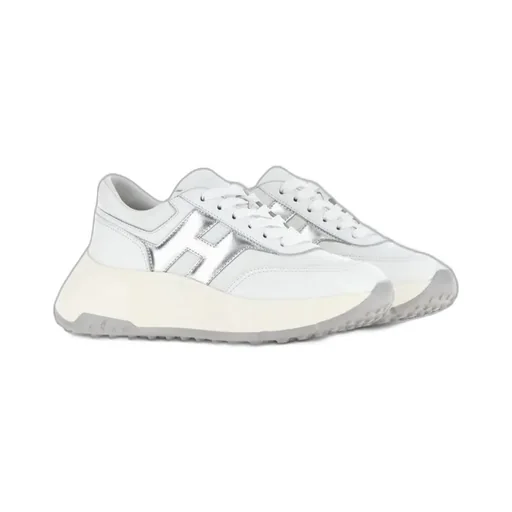 Logo Patch Round Toe Sneakers