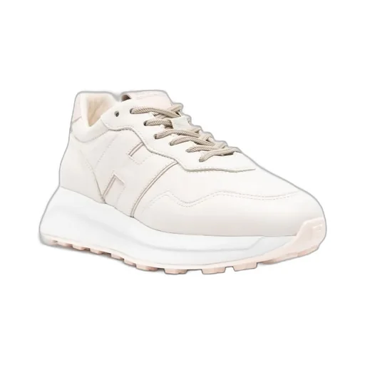 H641 Lace-Up Sneakers