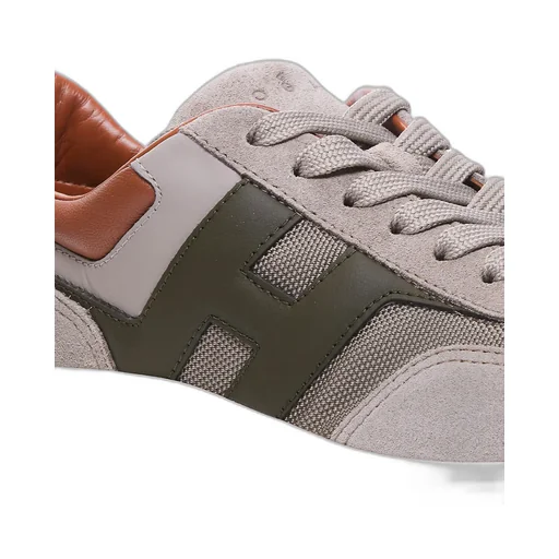 Hyperlight Lace-Up Sneakers