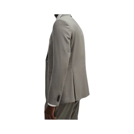 Long-Sleeved Suit