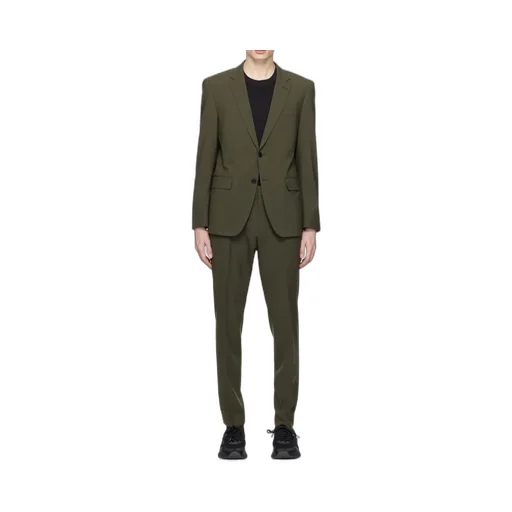 Long-Sleeved Suit