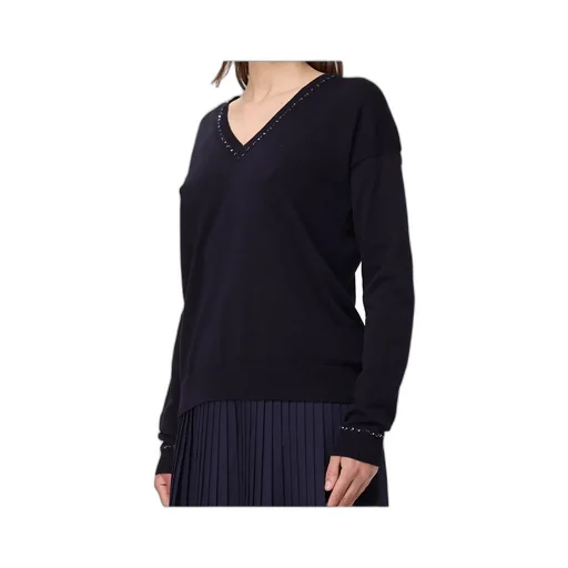V-Neck Jumper