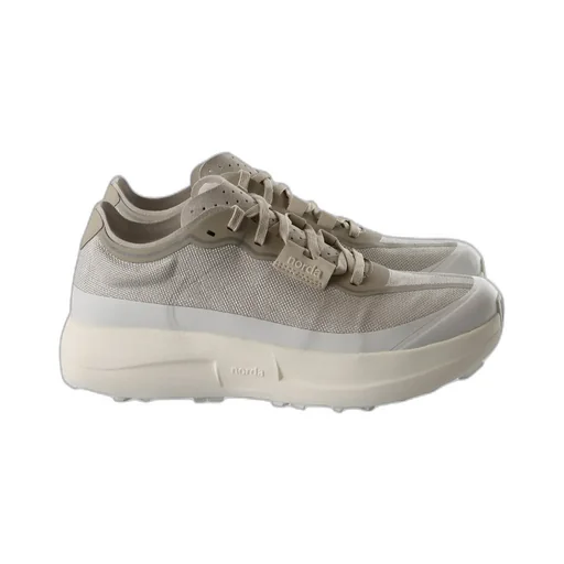005 Sneakers