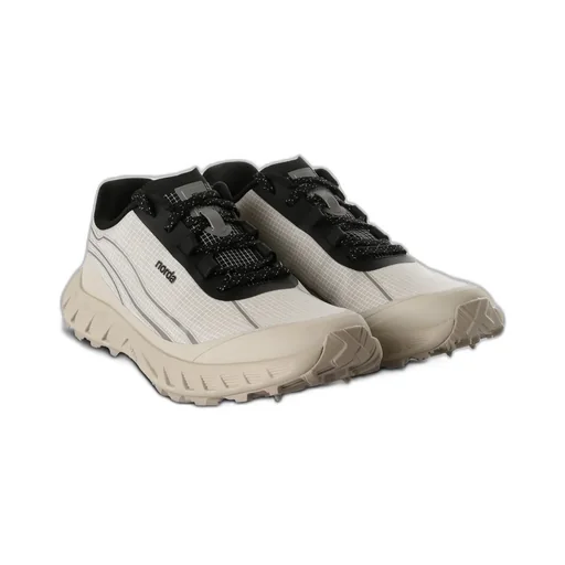 002 Sneakers