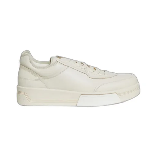 Lacing Casual Shoes