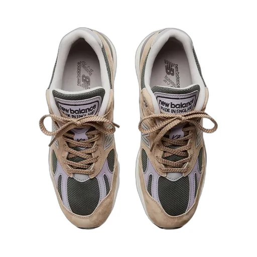 991V2 Lace-Up Sneakers