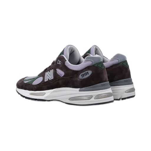 991V2 Lace-Up Sneakers