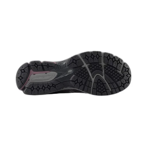 860V2 Lace-Up Sneakers