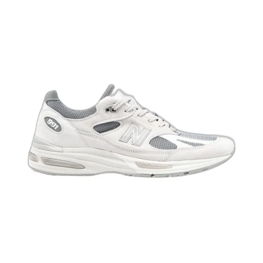 991V2 Lace-Up Sneakers