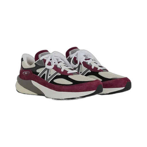 990V4 Lace-Up Sneakers