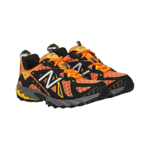 610V1 Panelled Lace-Up Sneakers