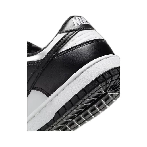 Dunk Low Sneakers